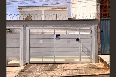 Casa de condomínio para alugar com 70m², 2 quartos e 1 vaga Casa de condomínio para alugar com 70m², 2 quartos e 1 vagaFachada