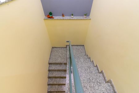 Casa de condomínio para alugar com 70m², 2 quartos e 1 vaga Casa de condomínio para alugar com 70m², 2 quartos e 1 vagaEntrada - Escada