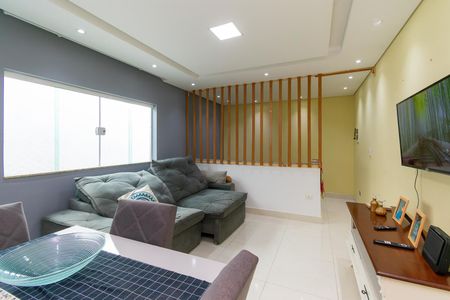 Casa de condomínio para alugar com 70m², 2 quartos e 1 vaga Casa de condomínio para alugar com 70m², 2 quartos e 1 vagaSala