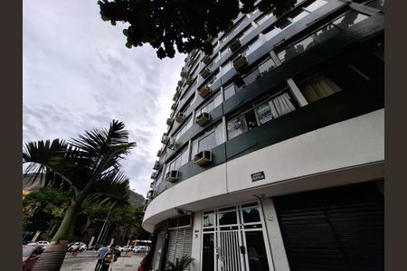 Apartamento para alugar com 68m², 2 quartos e sem vagaFachada