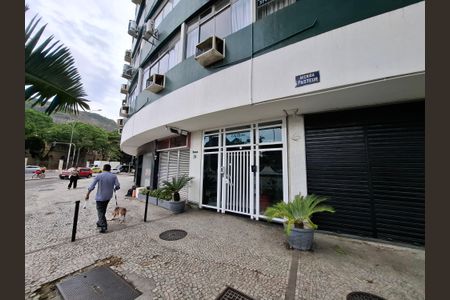 Apartamento para alugar com 68m², 2 quartos e sem vagaFachada