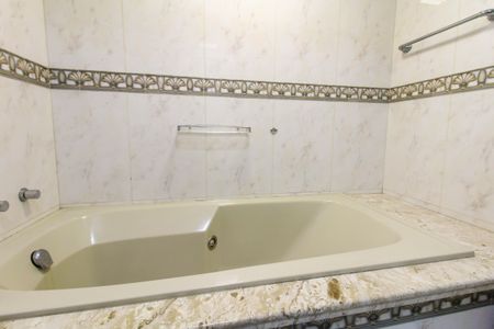 Apartamento à venda com 280m², 3 quartos e 3 vagasBanheiro da Suíte