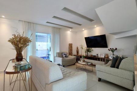 Casa de condomínio à venda com 315m², 4 quartos e 1 vagaSala