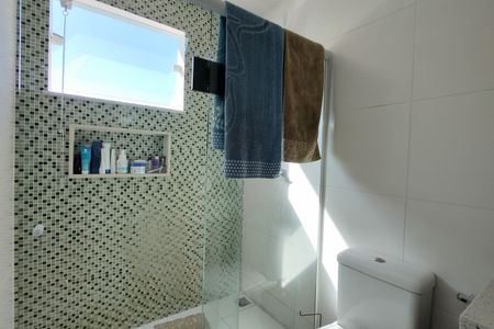 Casa de condomínio à venda com 315m², 4 quartos e 1 vagaBanheiro da Suíte 1