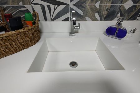 Casa de condomínio à venda com 315m², 4 quartos e 1 vagaBanheiro 2