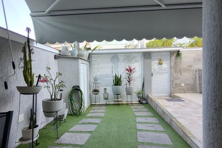 Casa de condomínio à venda com 315m², 4 quartos e 1 vagaGaragem