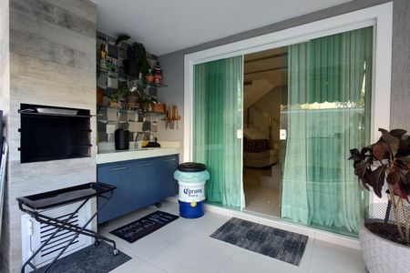 Casa de condomínio à venda com 315m², 4 quartos e 1 vagaChurrasqueira