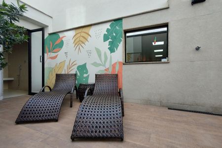 Casa de condomínio à venda com 315m², 4 quartos e 1 vagaQuintal