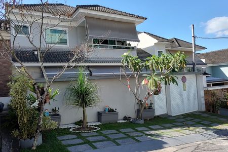 Casa de condomínio à venda com 315m², 4 quartos e 1 vagaFachada da Casa