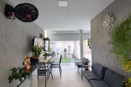 Casa de condomínio à venda com 315m², 4 quartos e 1 vagaGaragem