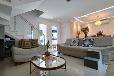 Casa de condomínio à venda com 315m², 4 quartos e 1 vagaSala