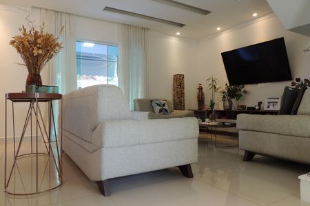 Casa de condomínio à venda com 315m², 4 quartos e 1 vagaSala