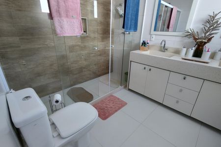 Casa de condomínio à venda com 315m², 4 quartos e 1 vagaBanheiro da Suíte 3