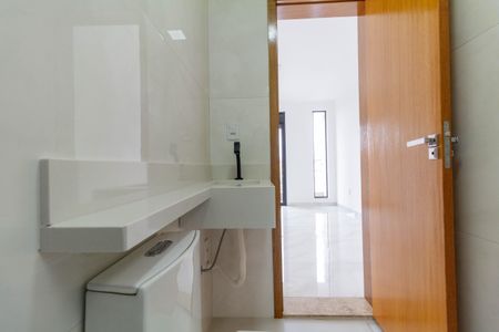 Casa à venda com 210m², 3 quartos e 5 vagasBanheiro da Suíte 1