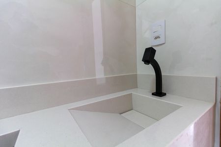 Casa à venda com 210m², 3 quartos e 5 vagasBanheiro da Suíte 1