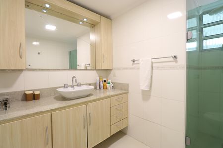 Apartamento à venda com 116m², 3 quartos e 1 vagaBanheiro da Suíte