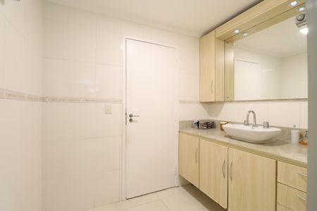 Apartamento à venda com 116m², 3 quartos e 1 vagaBanheiro da Suíte