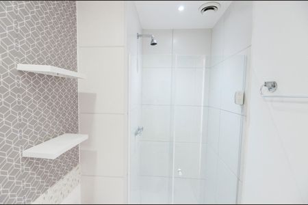 Banheiro de apartamento para alugar com 2 quartos, 50m² em Rocha, Rio de Janeiro