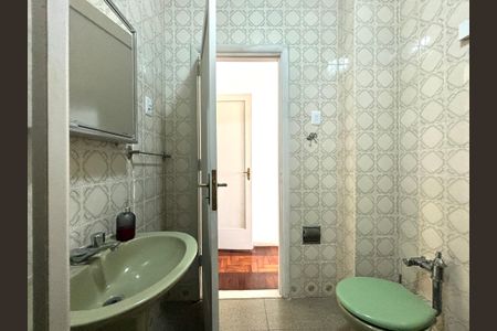 Apartamento à venda com 167m², 3 quartos e 1 vaga Apartamento à venda com 167m², 3 quartos e 1 vagaBanheiro social