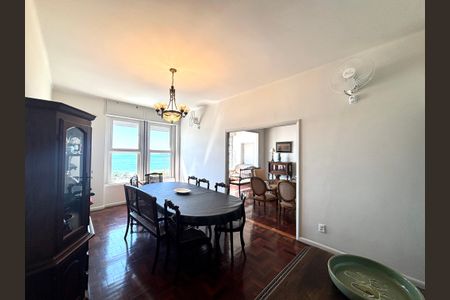 Apartamento à venda com 167m², 3 quartos e 1 vaga Apartamento à venda com 167m², 3 quartos e 1 vagaSala