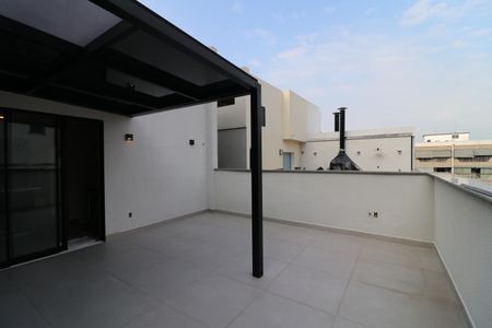 Casa de condomínio à venda com 186m², 4 quartos e 2 vagasTerraço