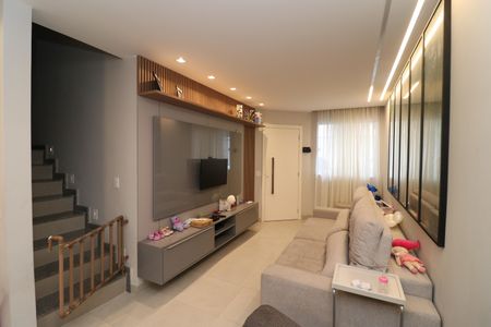 Sala de casa de condomínio à venda com 4 quartos, 186m² em Jardim Guanabara, Rio de Janeiro