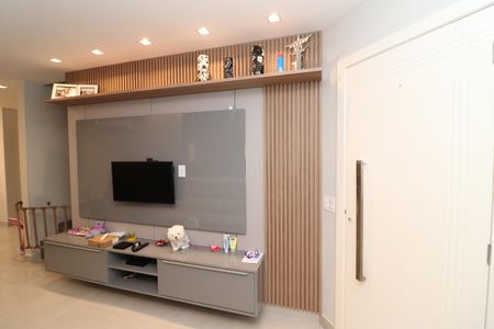 Sala de casa de condomínio à venda com 4 quartos, 186m² em Jardim Guanabara, Rio de Janeiro