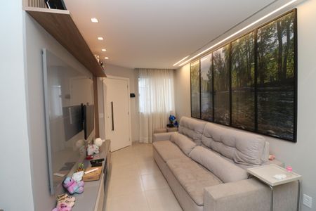 Sala de casa de condomínio à venda com 4 quartos, 186m² em Jardim Guanabara, Rio de Janeiro