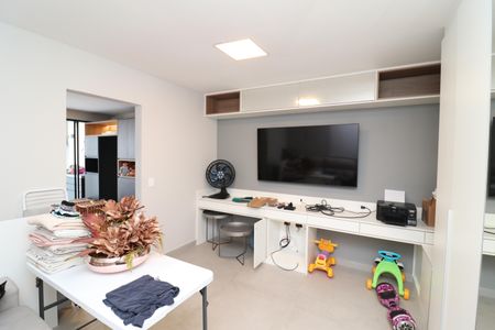 Casa de condomínio à venda com 186m², 4 quartos e 2 vagasEscritório