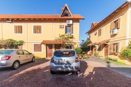 Casa de condomínio para alugar com 96m², 3 quartos e 1 vaga Casa de condomínio para alugar com 96m², 3 quartos e 1 vagaFachada