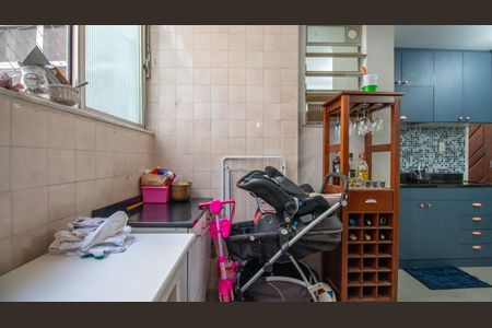 Apartamento à venda com 60m², 2 quartos e 1 vagaÁrea de Serviço