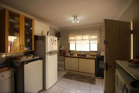 Casa para alugar com 250m², 3 quartos e 2 vagas Casa para alugar com 250m², 3 quartos e 2 vagasCozinha