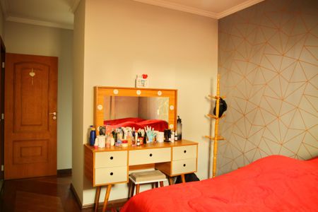 Casa à venda com 280m², 3 quartos e 6 vagasSuíte 2