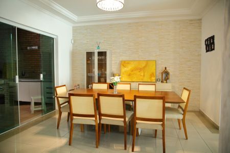 Casa à venda com 280m², 3 quartos e 6 vagasSala de jantar