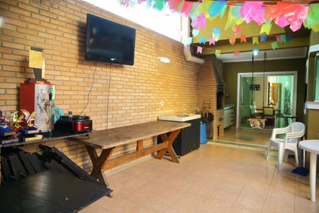 Casa à venda com 280m², 3 quartos e 6 vagasQuintal