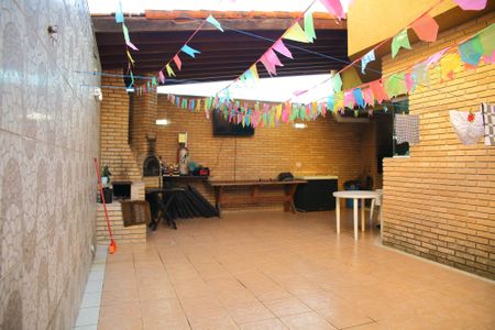 Casa à venda com 280m², 3 quartos e 6 vagasQuintal