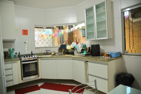 Casa à venda com 280m², 3 quartos e 6 vagasCozinha