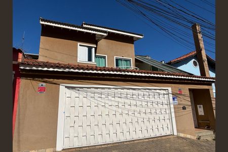 Casa à venda com 280m², 3 quartos e 6 vagasFachada