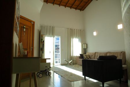 Casa à venda com 280m², 3 quartos e 6 vagasSala