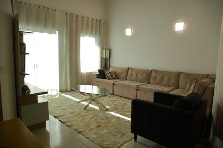 Casa à venda com 280m², 3 quartos e 6 vagasSala