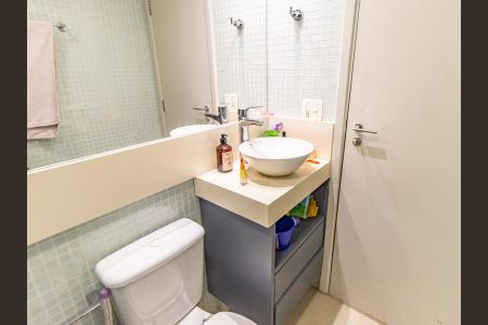 Apartamento à venda com 68m², 2 quartos e 1 vaga Apartamento à venda com 68m², 2 quartos e 1 vagaBanheiro Social