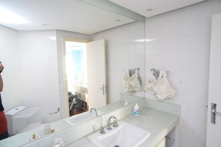 Apartamento para alugar com 366m², 4 quartos e 3 vagas Apartamento para alugar com 366m², 4 quartos e 3 vagasBanheiro Suíte 2