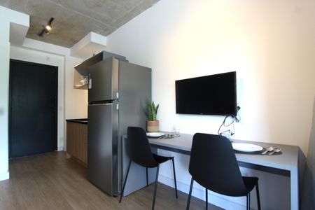 Cozinha de kitnet/studio à venda com 1 quarto, 26m² em Indianópolis, São Paulo
