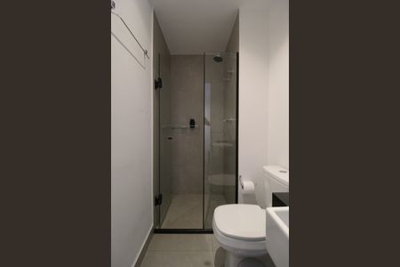 Banheiro de kitnet/studio à venda com 1 quarto, 26m² em Indianópolis, São Paulo