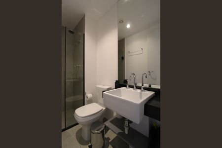 Banheiro de kitnet/studio à venda com 1 quarto, 26m² em Indianópolis, São Paulo