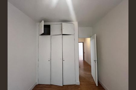Quarto de apartamento à venda com 2 quartos, 108m² em Cambuí, Campinas