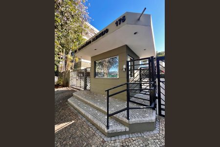 Apartamento à venda com 108m², 2 quartos e 1 vaga Apartamento à venda com 108m², 2 quartos e 1 vagaFachada