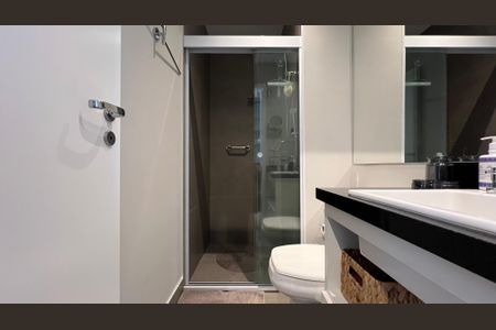 Studio para alugar com 33m², 1 quarto e 1 vaga Studio para alugar com 33m², 1 quarto e 1 vagaBanheiro