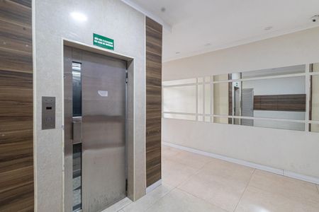 Apartamento à venda com 68m², 2 quartos e sem vagaÁrea comum