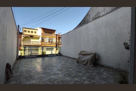 Casa à venda com 150m², 1 quarto e 2 vagas Casa à venda com 150m², 1 quarto e 2 vagasSolar